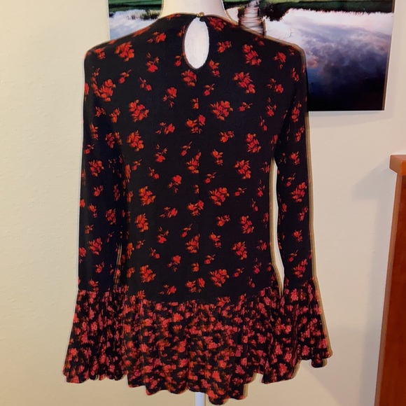 Romantic Black Red Floral Sexy Date Night Blouse Bell Sleeves Ruffled Ruffles S - Picture 4 of 13